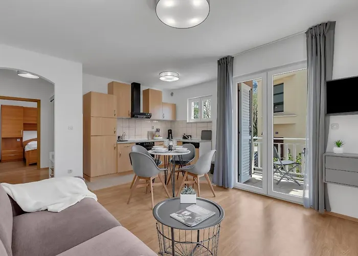 Near The Beach Luxury Apt Matteo