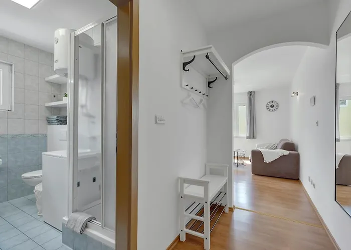 Near The Beach Luxury Apt Matteo