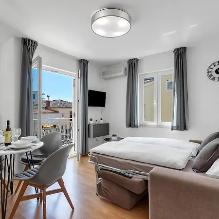 Near The Beach Luxury Apt Matteo Makarska Exterior photo